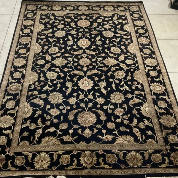 RA-18 Handtufted Rug